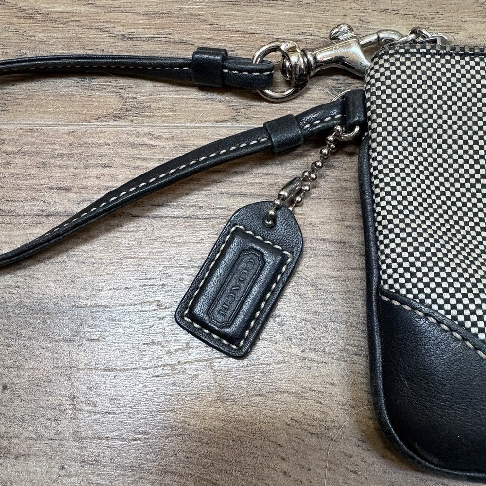 Vintage Coach Small Wristlet Black Checkered Fabric and Leather - Picture 3 of 9